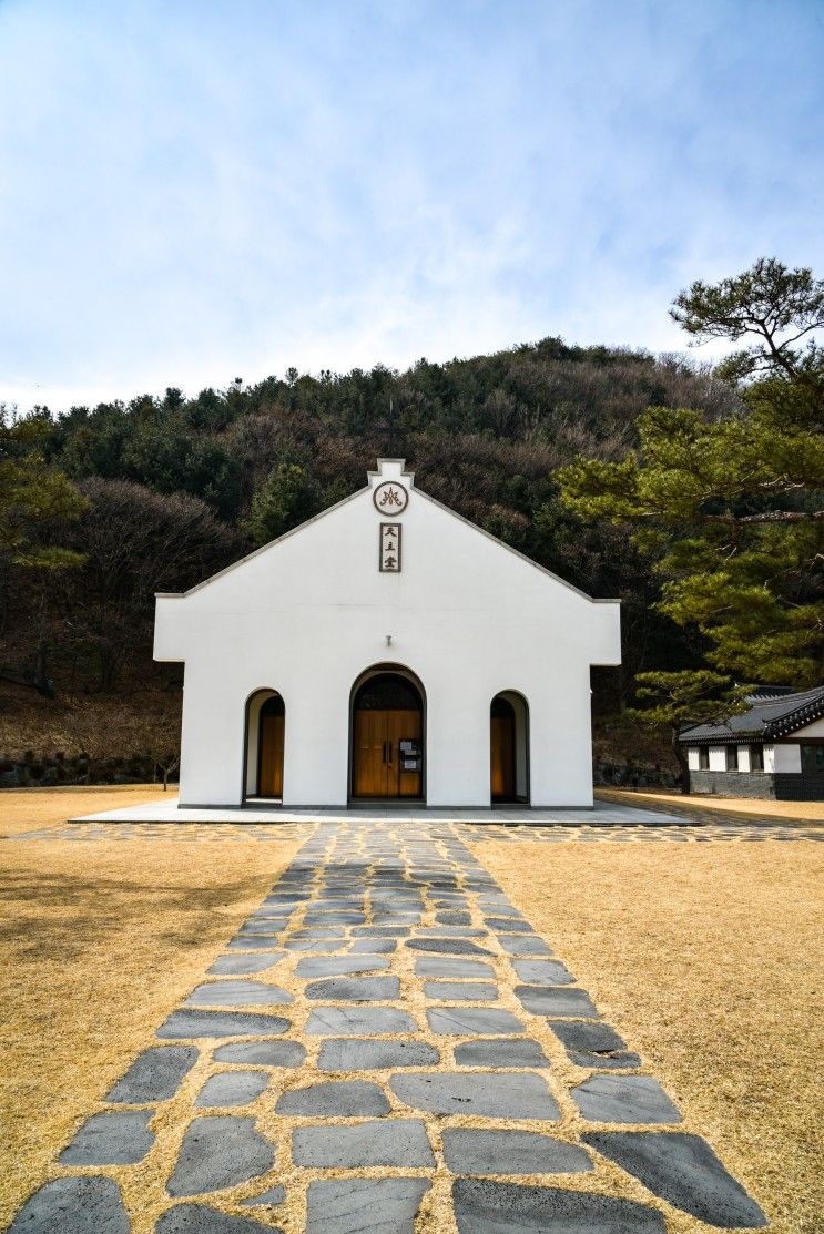 은이성지 우리나라 첫 사제를 배출한 가톨릭 성지