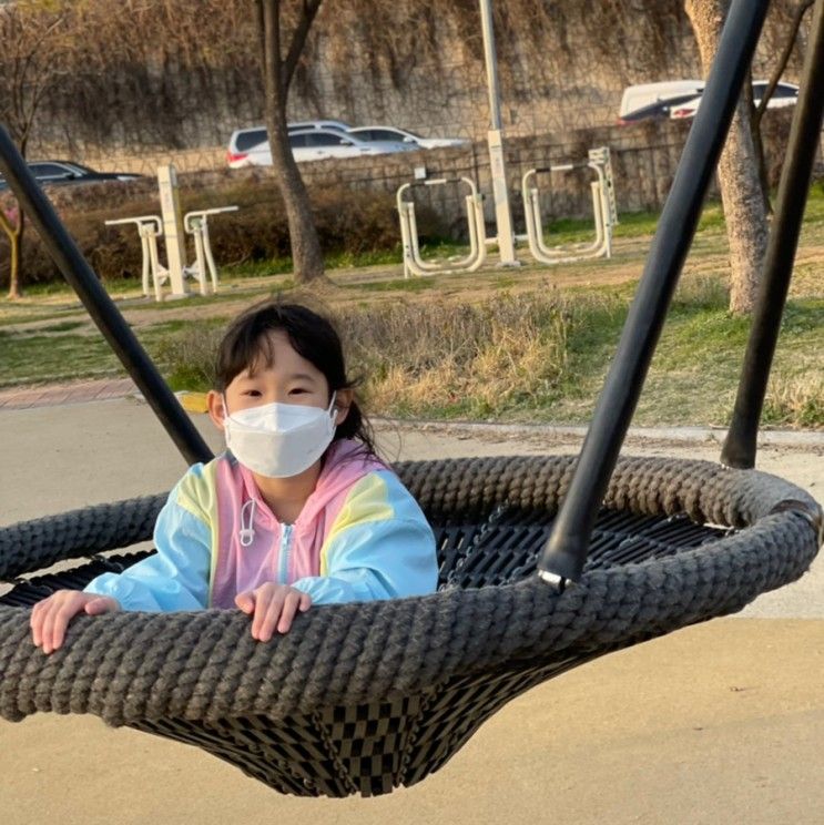 이촌한강공원 어린이 놀이터 평일에 좋아요