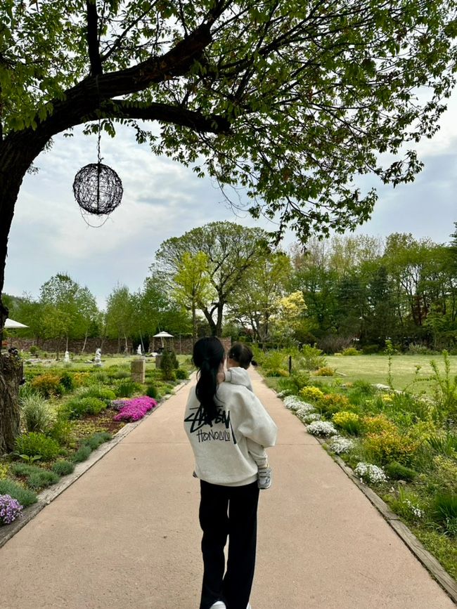 숲놀이터, 모래놀이터가 있는 ’고양 플랜테이션‘ 베이커리 카페