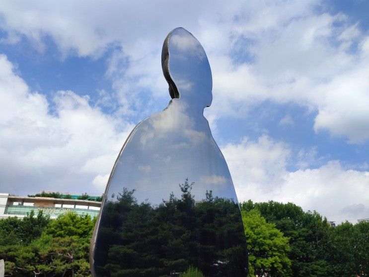 부천시청역 안중근공원에는 '나'를 볼 수 있는 평화의 소녀상이... 