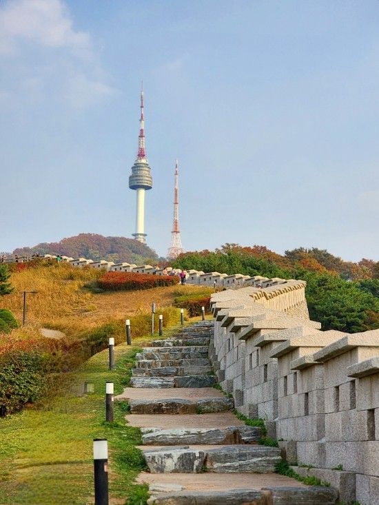 서울 단풍명소 [남산공원] 백범광장 성곽길: 엄마랑 데이트...