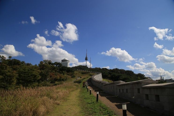 서울남산공원 백범광장 성곽길 서울전망대 산책