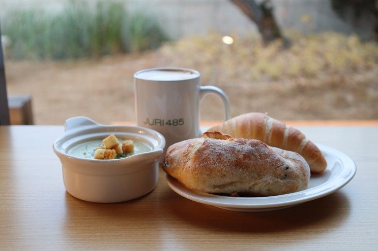 가창 카페 주리485 소금빵이 맛있고 야경이 예쁘고!