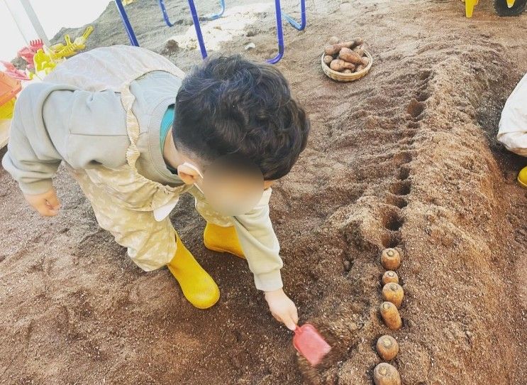 유아흙놀이 오감발달에 엄지척!