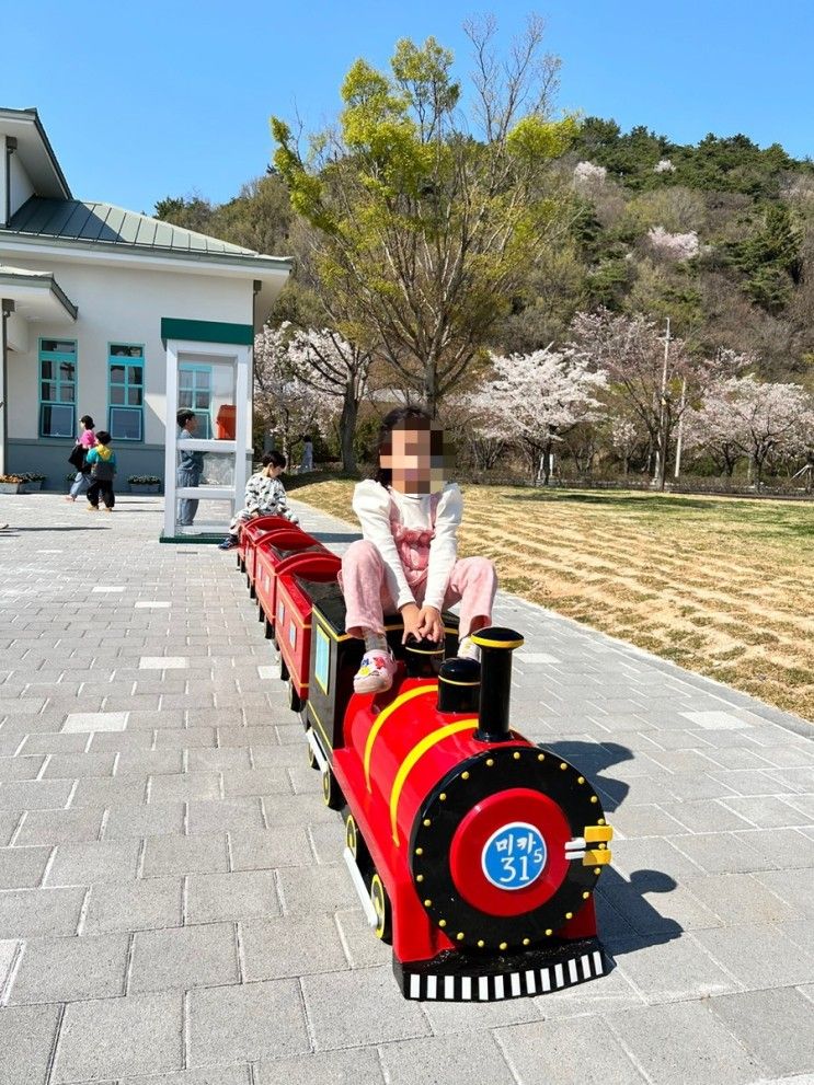 레일바이크와 어린이 기차를 탈 수 있는 ‘영산포철도공원’
