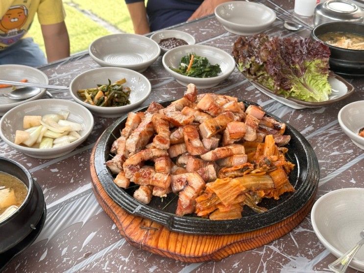 안성 맛집추천 강건너 빼리에서 삼겹살 먹고 소나무카페