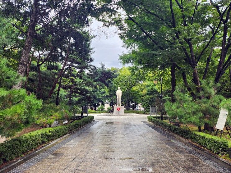 도산공원 산책하고 도산안창호기념관 둘러보기