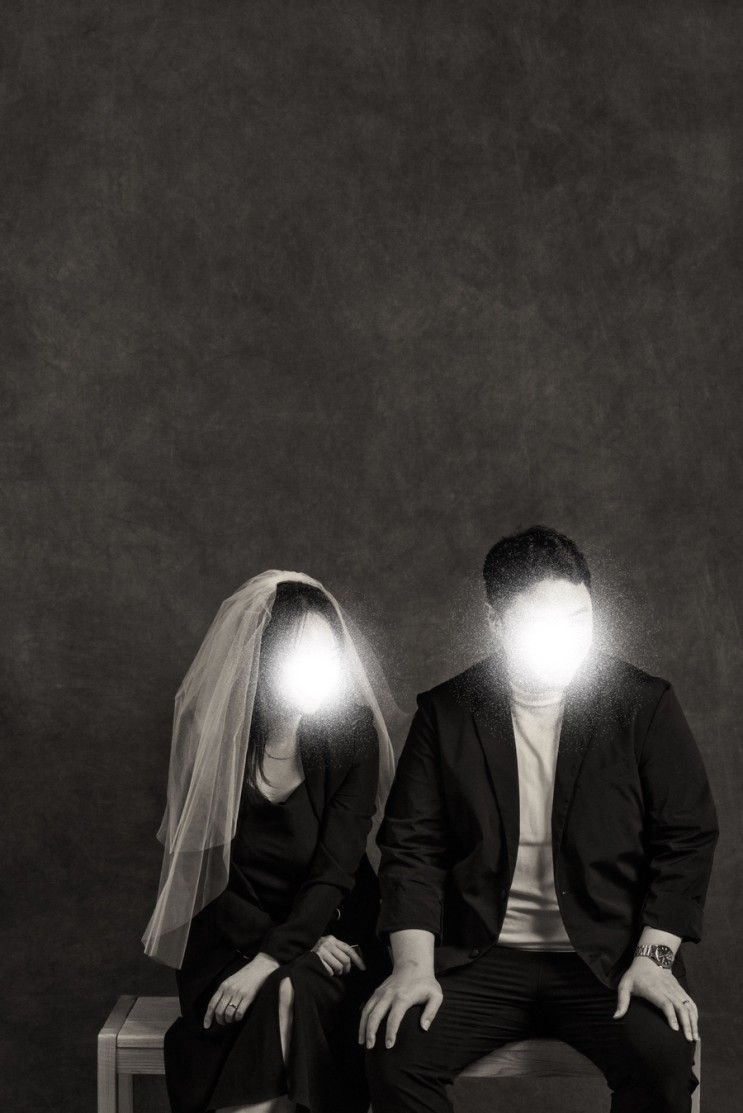 결혼 1주년 흑백사진 (사진 온실)