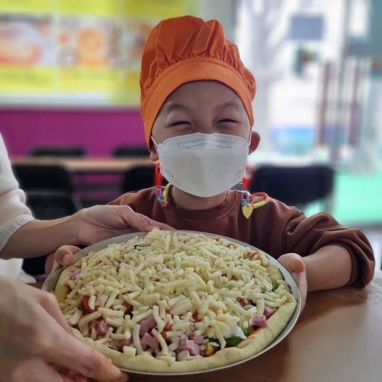 피자도 만들고 동물먹이도 주고, <고양낙농치즈체험장>