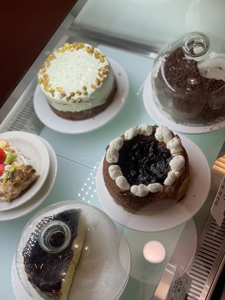 파주 카페 레브어, 케이크 맛집,인테리어가 독특한 카페