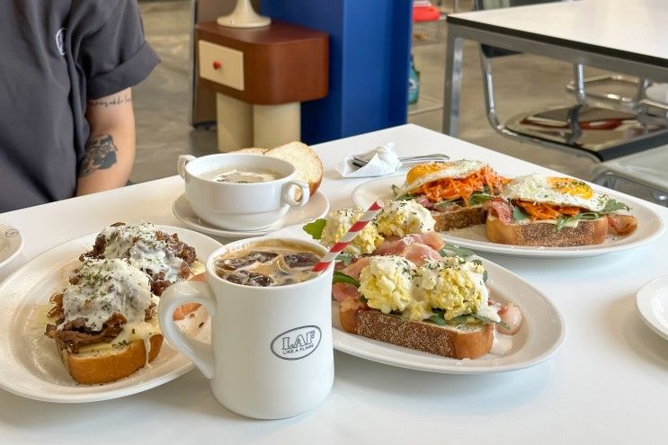 부산 광안리 브런치 카페 맛집 "라프" 디저트 케이크도 맛있어요!