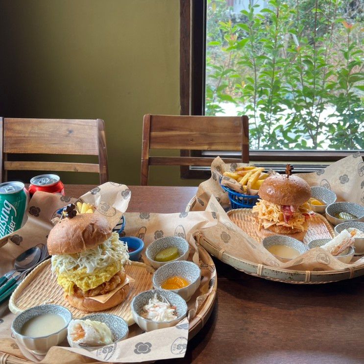 제주 애월 수제버거맛집 통통한 새우패티가 최고인 “행운문”