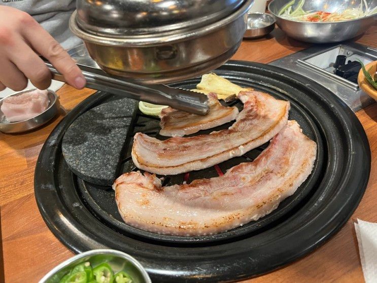 <화성 송산 새솔동맛집> 잭슨고깃집 칠돈갈비로 상호변경했네용...