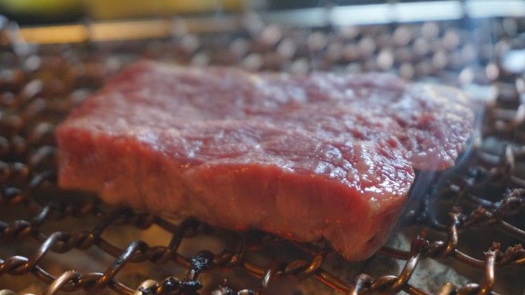 대관령토종한우 윤코치의 맛만볼까 보고 흥분상태