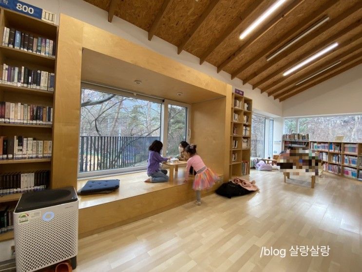 서울 특색있는 도서관 # 삼청공원 숲속도서관 통창유리에...