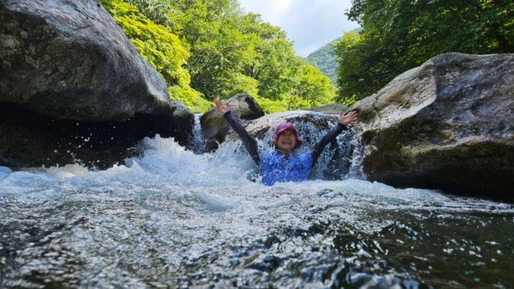 지리산 뱀사골 계곡에서