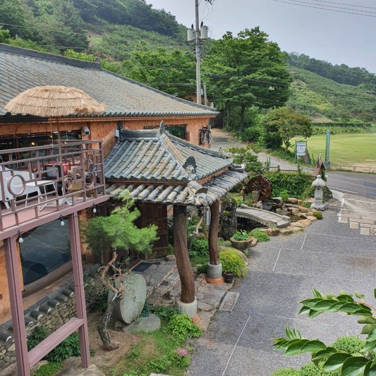 부산근교 야외 애견동반&키즈존 창녕카페 "산과구름아래"