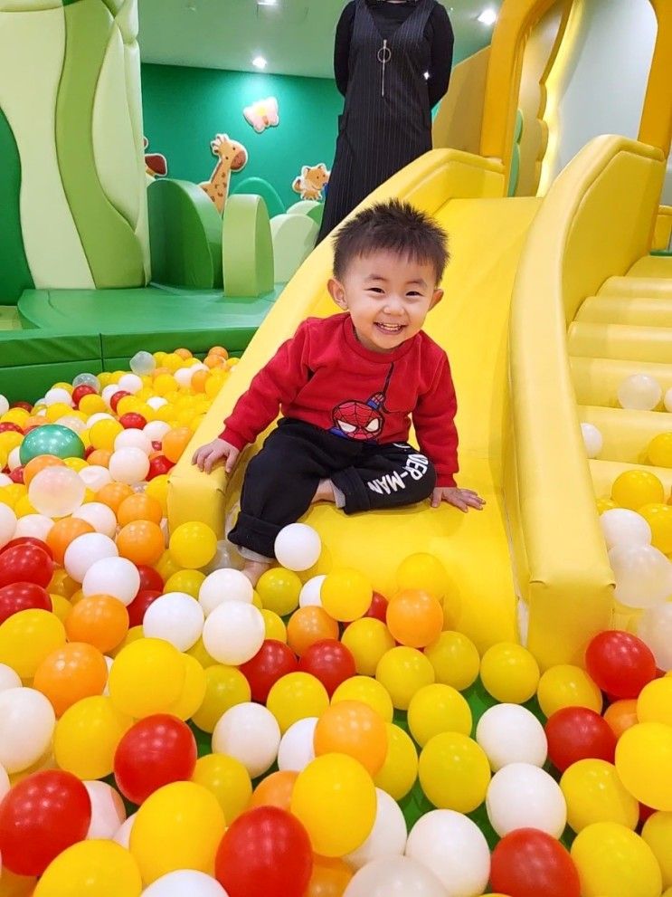 경북육아종합지원센터 아이세상  놀이터에  다녀왔어요.