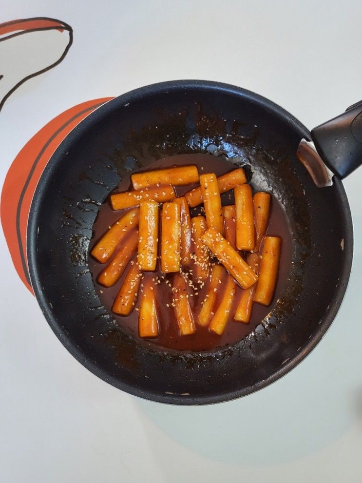 참기름과 떡볶이. 까치집?, 용인 한국헤밍웨이 베이커리카페