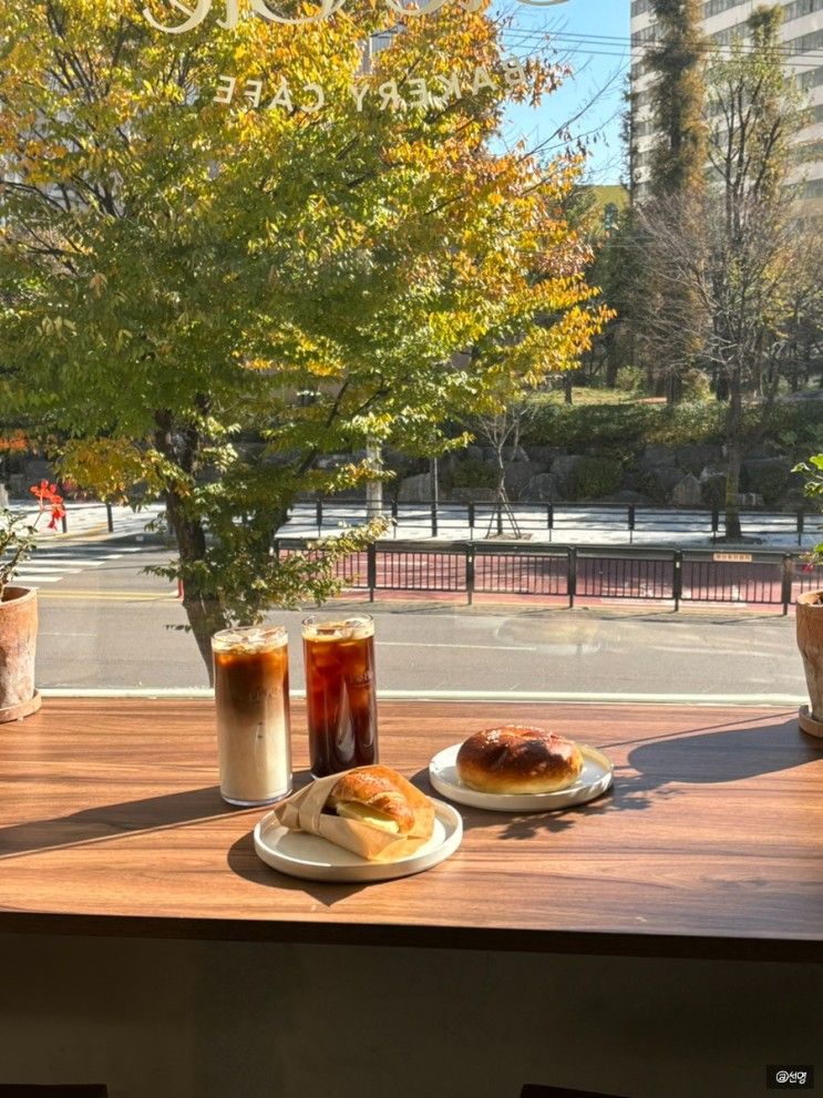 빵이 맛있는 일산 대형카페 블레블레 본점 @소금빵