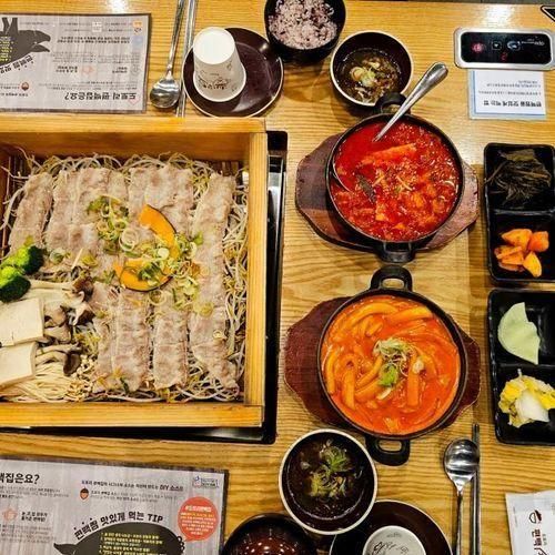 다산 현대프리미엄 아울렛 스페이스원 맛집은 도토리편백집