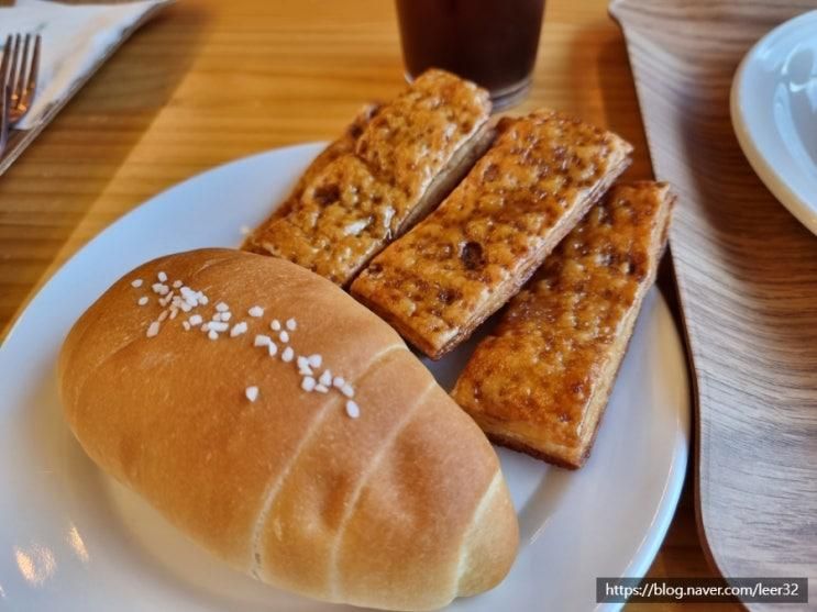 진해 오션뷰 대형카페 용원 블루콩카페