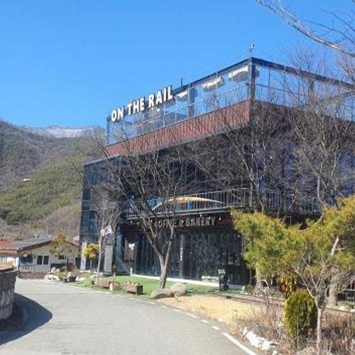 대구 달성군 기차로 음료 서빙해주는 가창 이색카페 온더레일