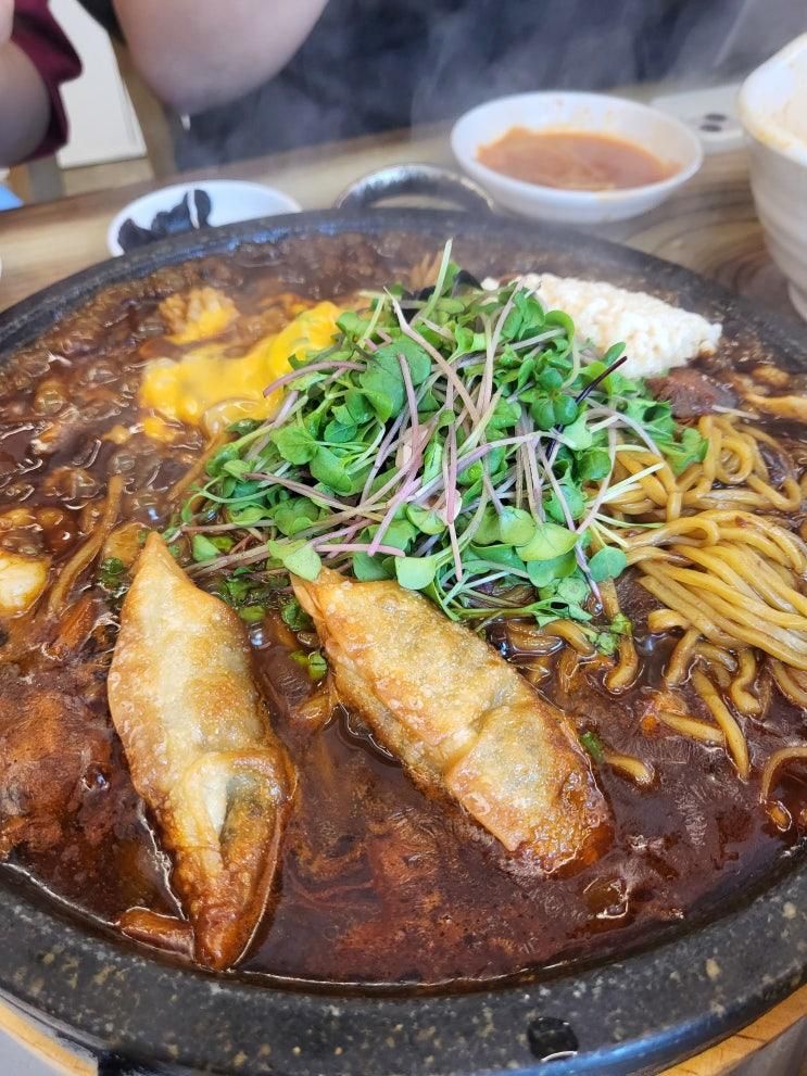 행궁동 데이트 코스 불맛 짬뽕. 구름 탕수육 애들도 엄지척...