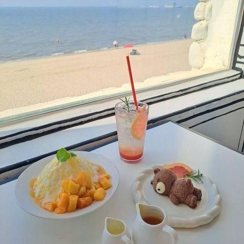 방아머리해변 오션뷰 2D그림 카페 데이앤데이 대부도점