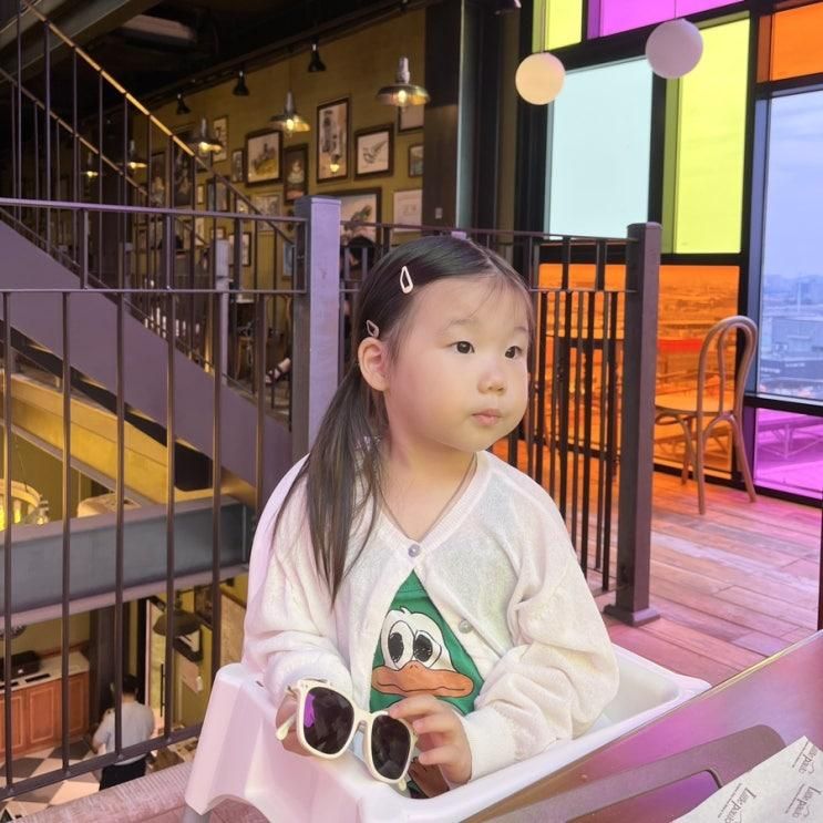 김포 대형카페 리틀파울로 주차 아기의자있어요!