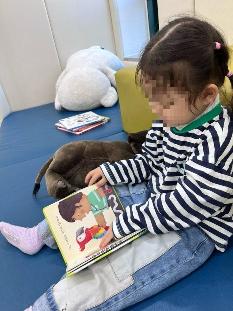 고양시립 마두도서관 아기랑 책 읽기 좋지만 주차는 글쎄