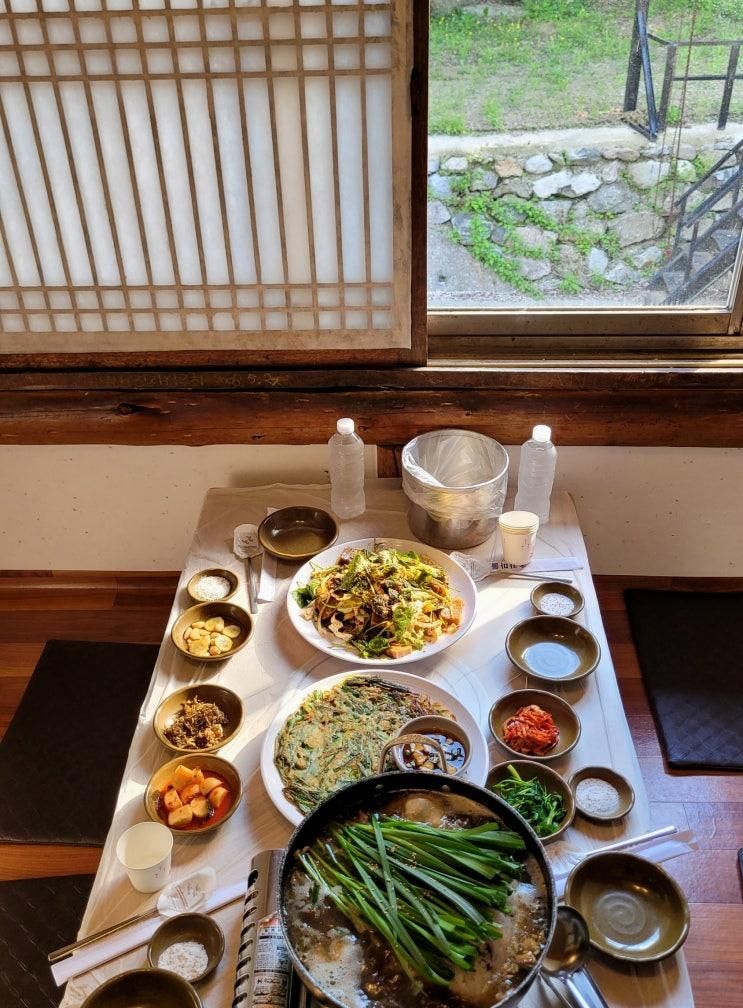 32년을 이어온 장흥계곡맛집 '초가마을' - 아이들과 계곡물소리...