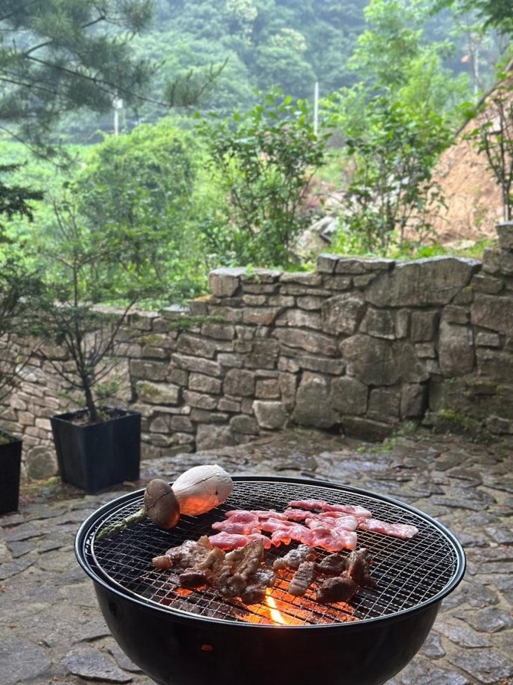 펜션 계곡과 수영장을 함께 즐길 수 있는 더큐24풀빌라 자세한...