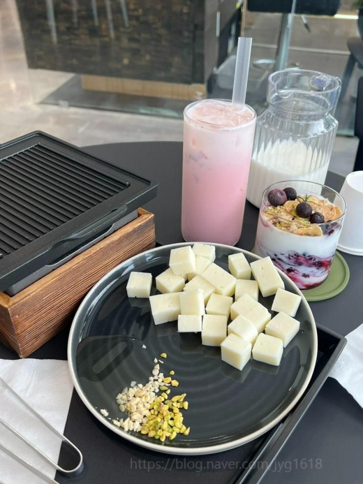 청주 근교 아이와 함께 목장체험하기 좋은 증평 카페 무무...