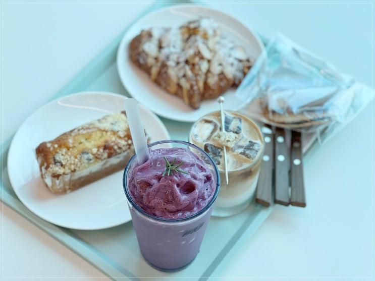 파주 문산카페 북스앤브루 BOOKS & BREW CAFE 후기