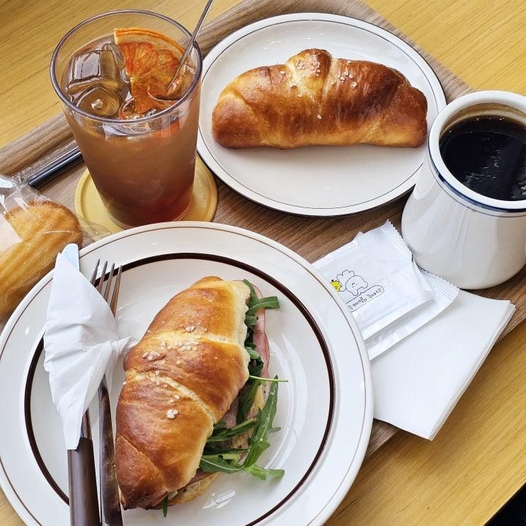 자양동 소금빵 샌드위치 맛집 북카페림 자양한강도서관 까페