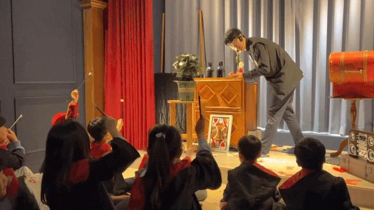 마법학교 입학증 주는 마법카페 '페리 마법의 방' (마술공연...