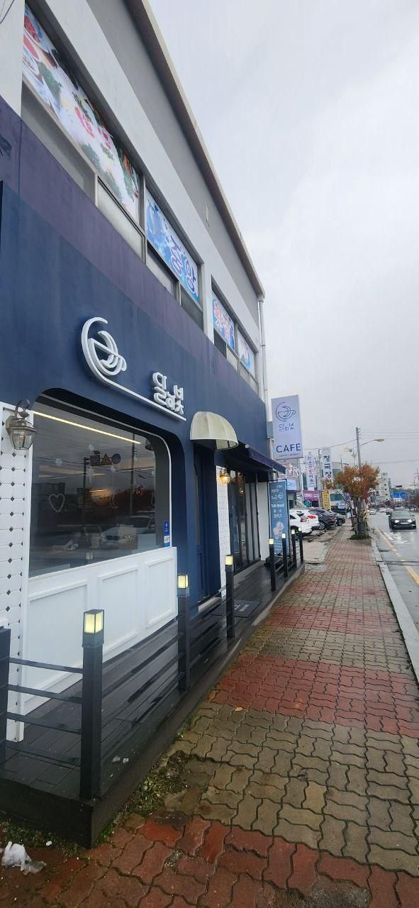 달하빛 정읍점에서 만나는 특별한 디저트와 아인슈패너의 조화