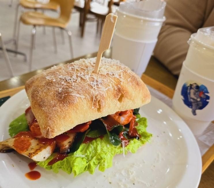 하이바다 / 내돈내산 영흥도 휴양지 카페