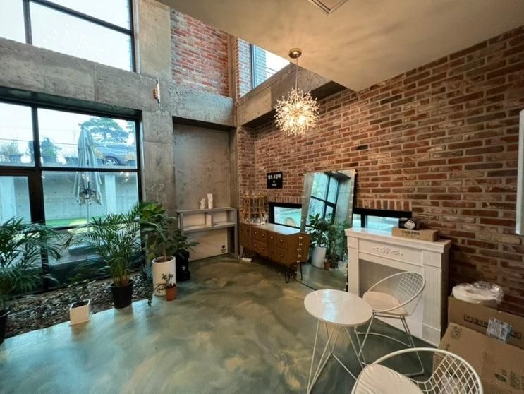 비 오는 날 더욱 감성적인 강화도 브릭카페 신송당☕️ 탁 트인 오션뷰와 수제 디저트가 어우러진 감성 가득 베이커리 카페