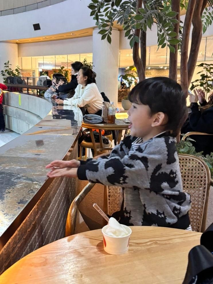 잠실 아이와 갈만한곳💗 무료로 롯데월드 퍼레이드 즐기기?! (아이스링크장 간식 주차꿀팁)