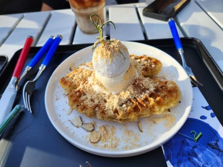 [무브모브 성수] 뚝섬역 감성카페 테라스 좌석 디저트 맛집
