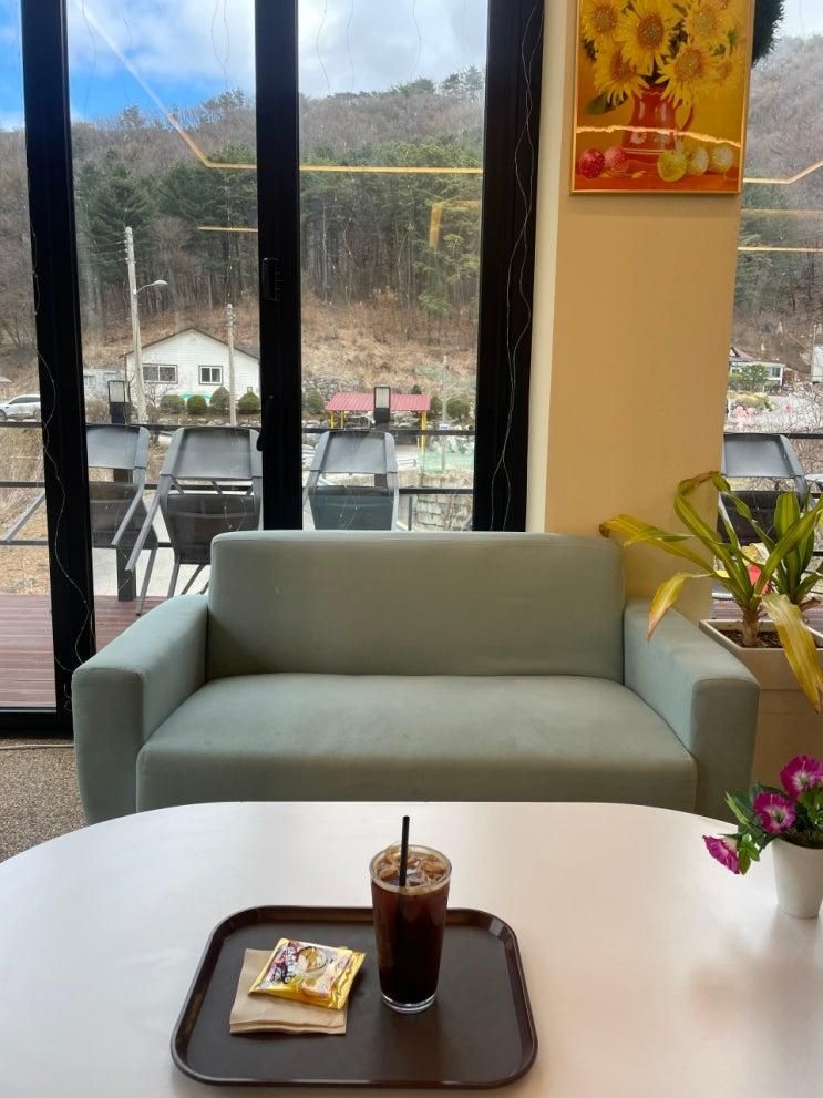 미세먼지 없이 날씨도 좋은 날 카페 은이로211 다녀왔어요.