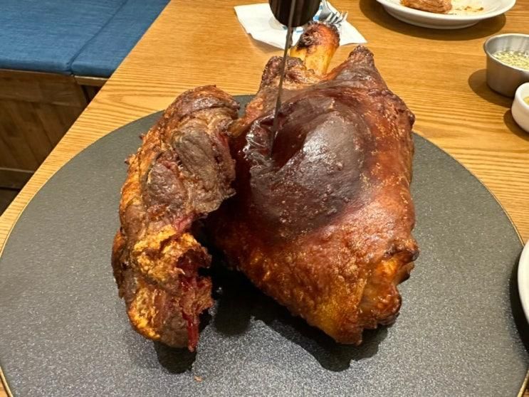 블루메쯔 분당수내점 슈바인학센 고기파이 파스타 다양하게 즐기기
