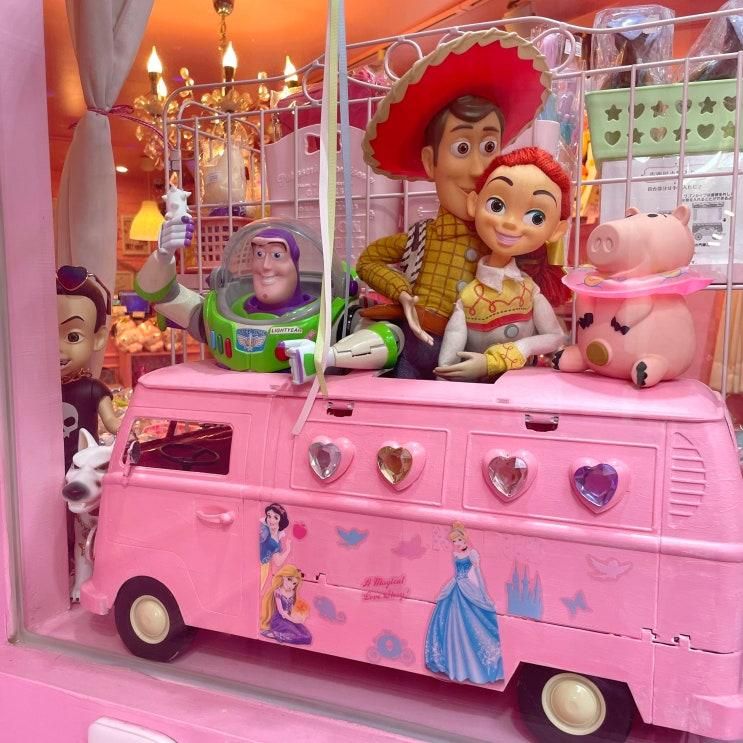 홍대 핑크버스 PINK BUS :: 홍대 산리오 마이멜로디 디즈니 토이스토리 장난감투어 홍대소품샵 투어 ⑥탄 🎀✨