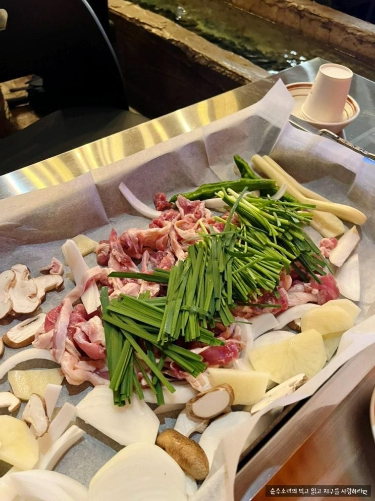 수원역 맛집 :: 넓직한 야외에 오리도 키우는 팔딱오리에서 오리로스