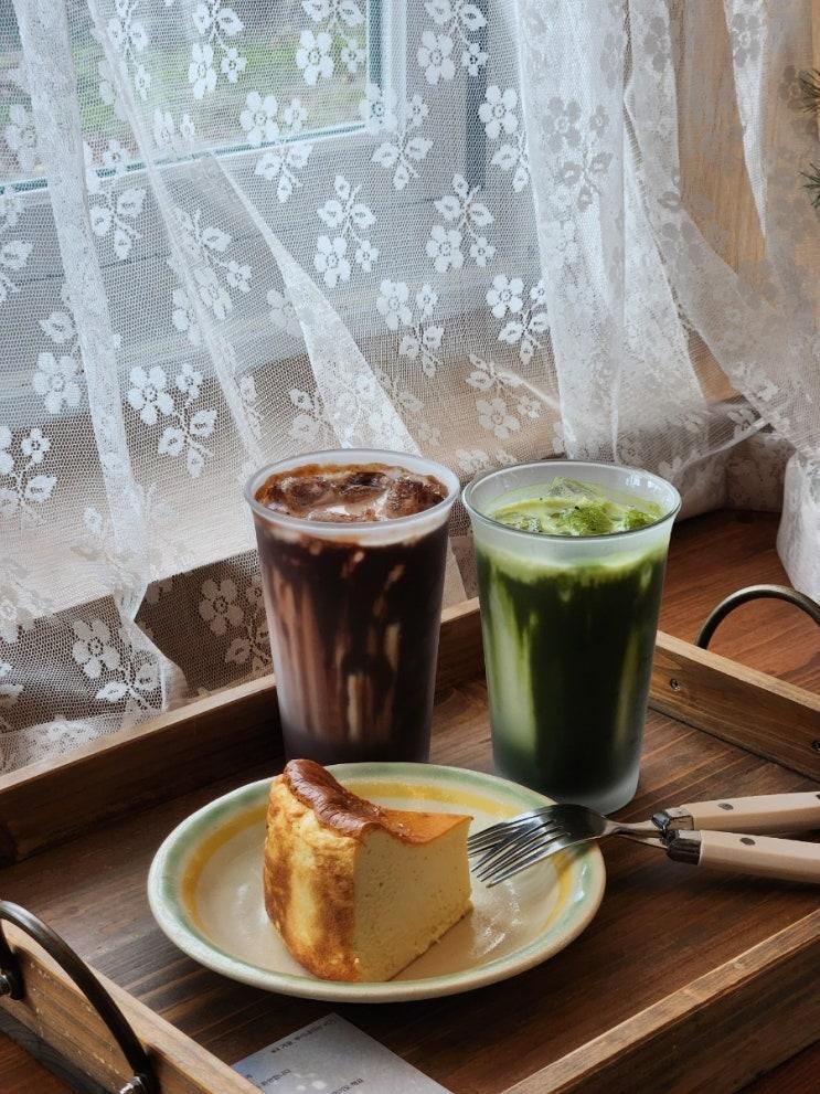 [김포 구래동] 리스터프 작은책방 카페💛 김포 크리스마스 카페추천💛