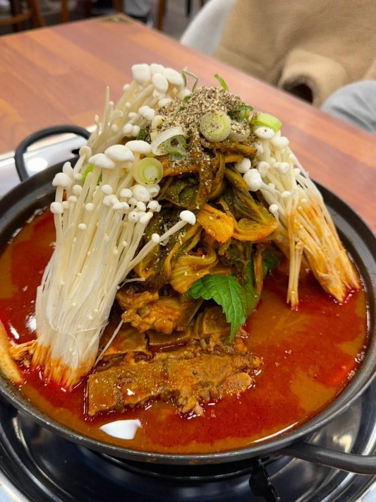 운정] 수북하게 쌓아주는 감자탕 맛집! 서부청기와감자탕 운정... 