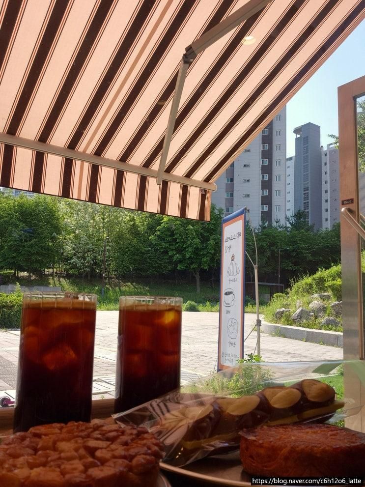 [카페리뷰] 청라 페이스트리트_퀸아망 맛집