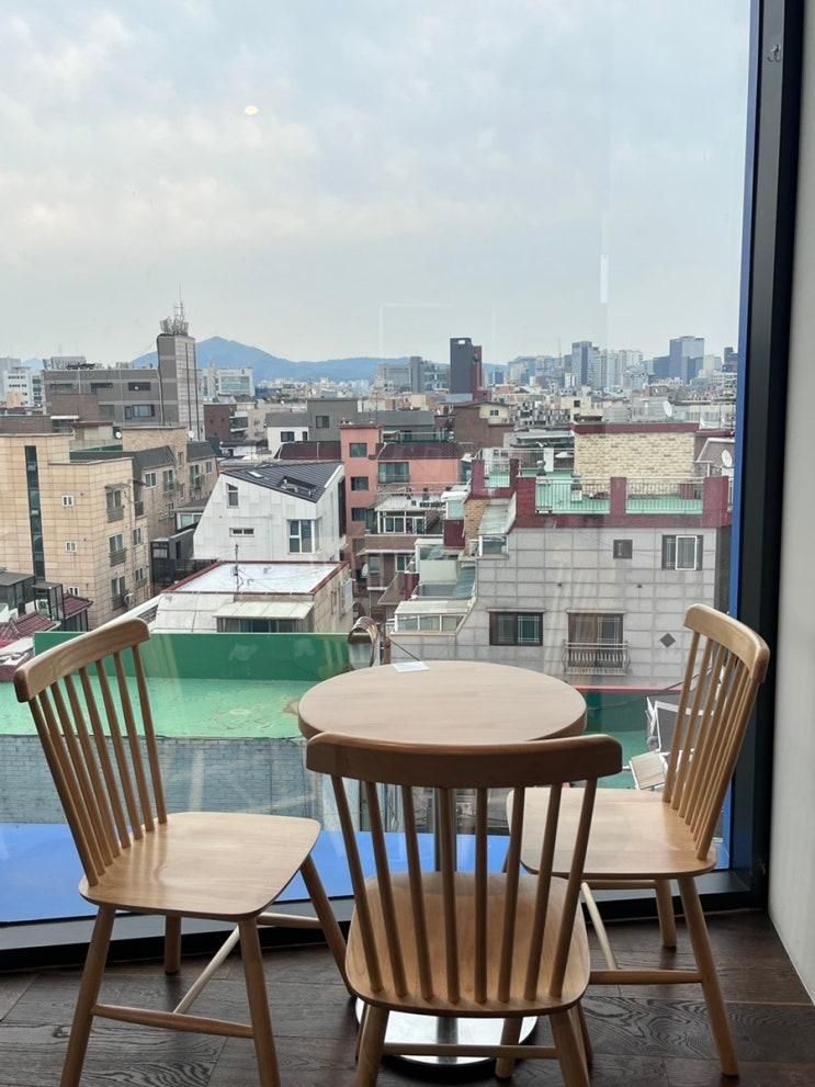 서울 조용한 대형북카페 카페 꼼마 합정점에서 책 읽다 왔어요